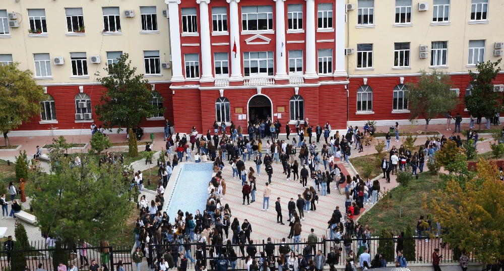 Nga neser 160 studente ekselente do perfitojne page mujore, kushtet